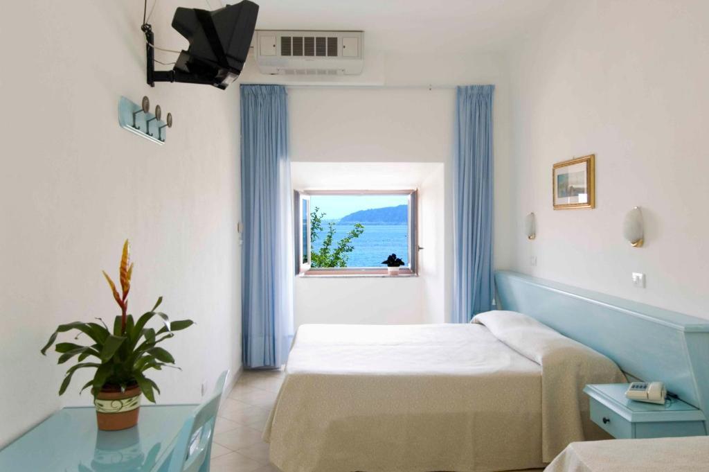 Hotel Eugenio Ischia Rum bild